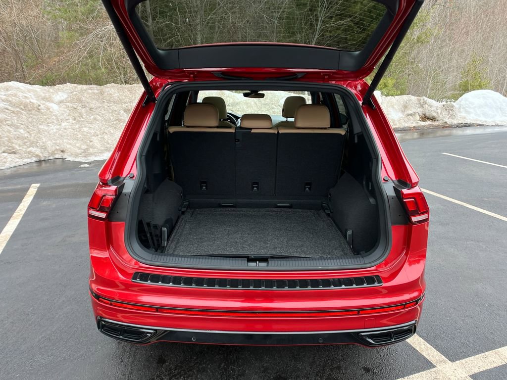 Used 2024 Volkswagen Tiguan SE R-Line image 23