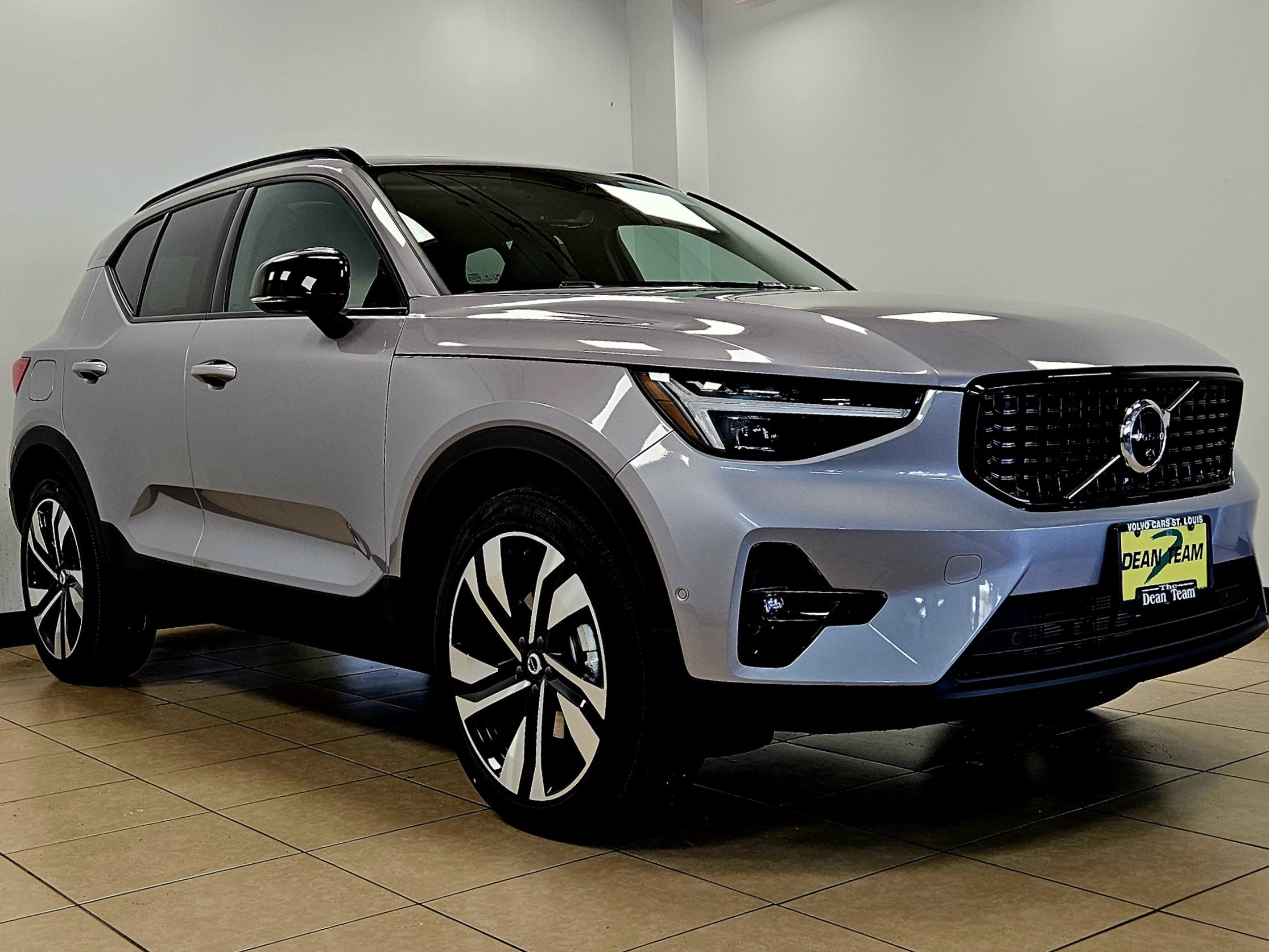 New 2026 Volvo XC40 B5 Ultra w/ Climate Package AWD/4WD image 3