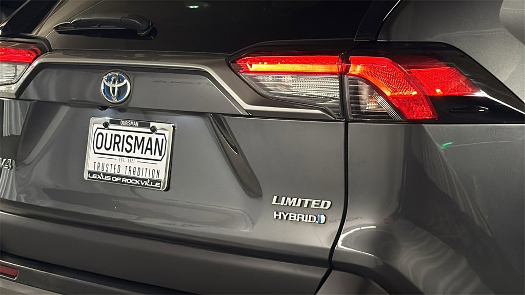 Used 2020 Toyota RAV4 Limited image 9