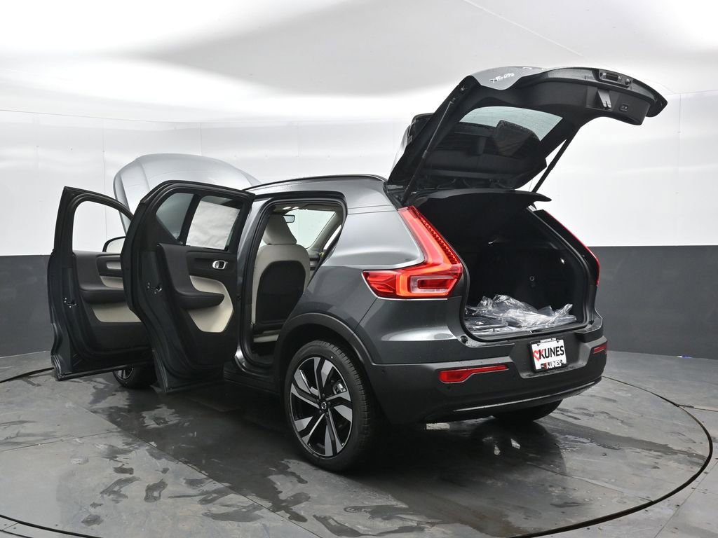 New 2026 Volvo XC40 B5 Ultra w/ Climate Package AWD/4WD image 48