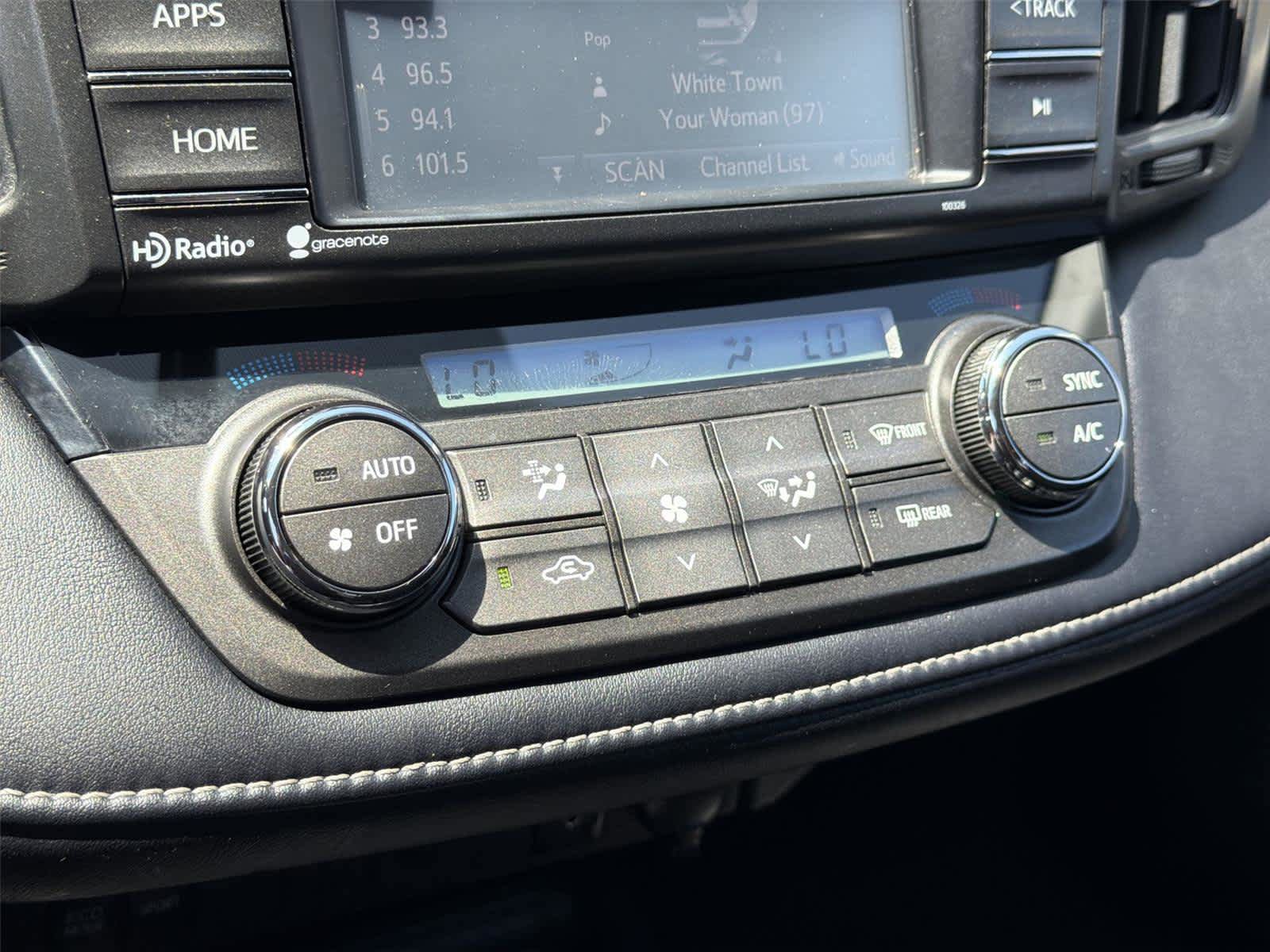 Used 2015 Toyota RAV4 XLE FWD image 37