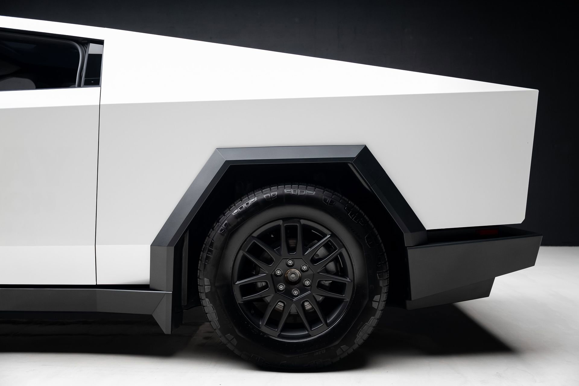 Used 2025 Tesla Cybertruck Cyberbeast AWD/4WD image 19