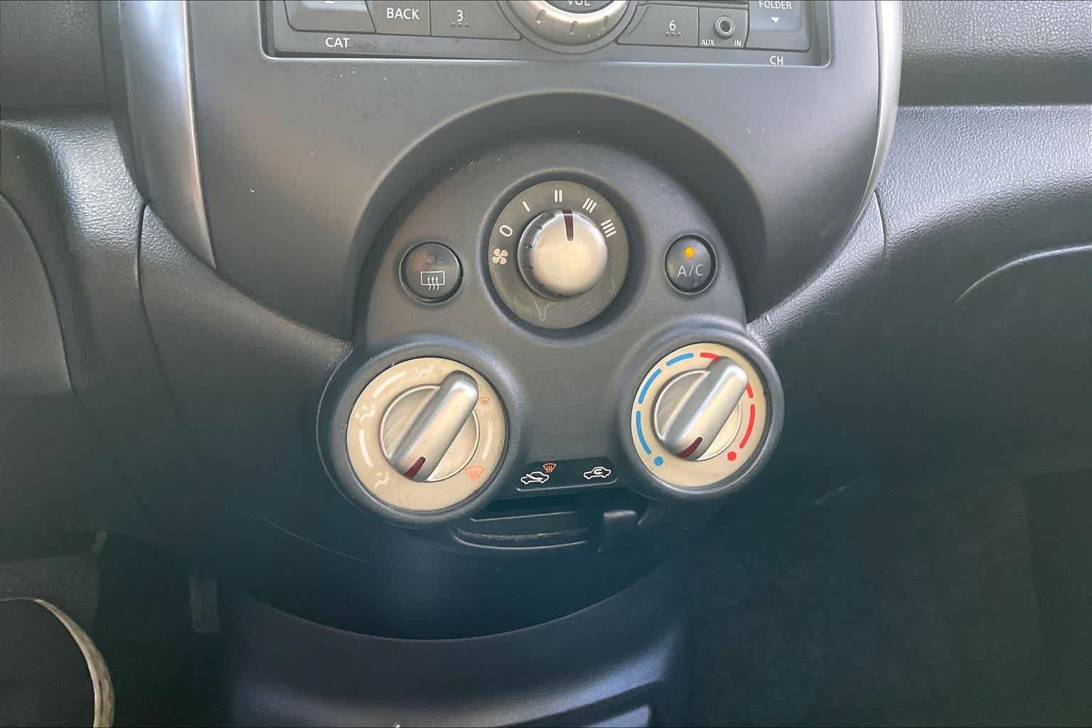 Used 2012 Nissan Versa FWD image 27