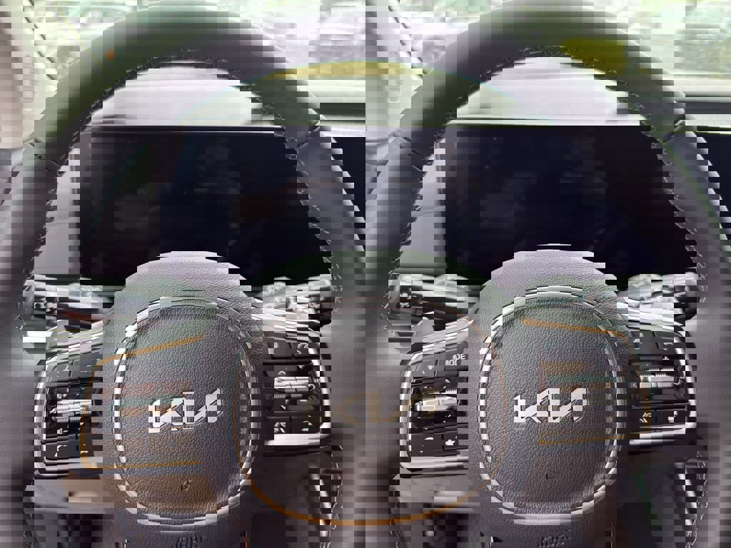 New 2026 Kia Carnival EX image 16