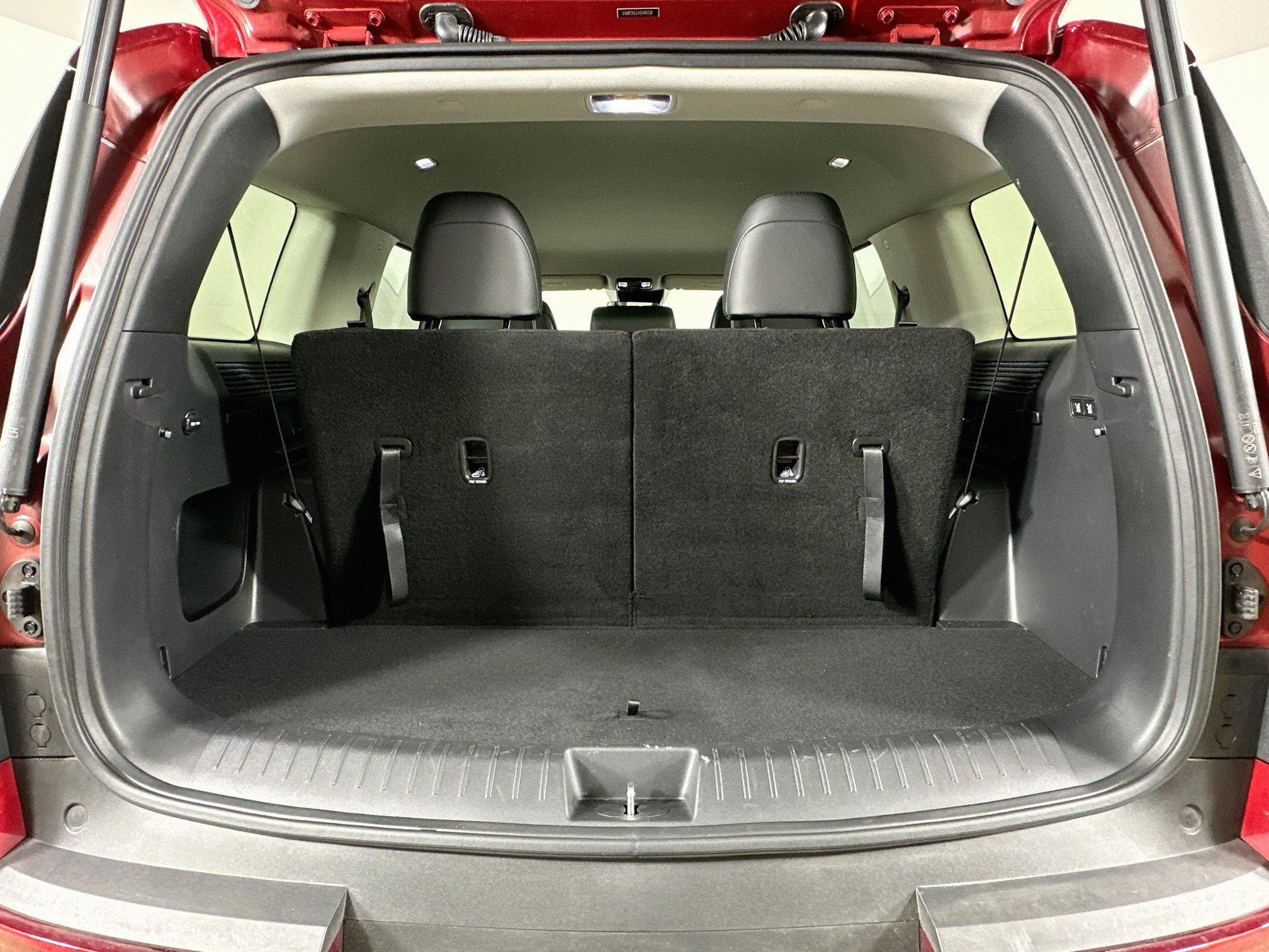 Used 2025 Hyundai Santa Fe SEL FWD image 28