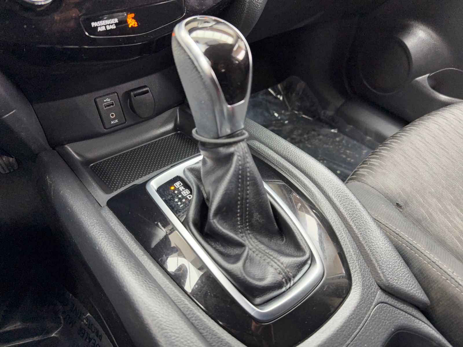 Used 2017 Nissan Rogue SV w/ SV Premium Package image 31