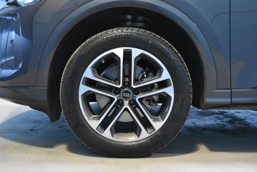 Certified 2025 Audi Q5 Premium w/ Convenience Package image 21