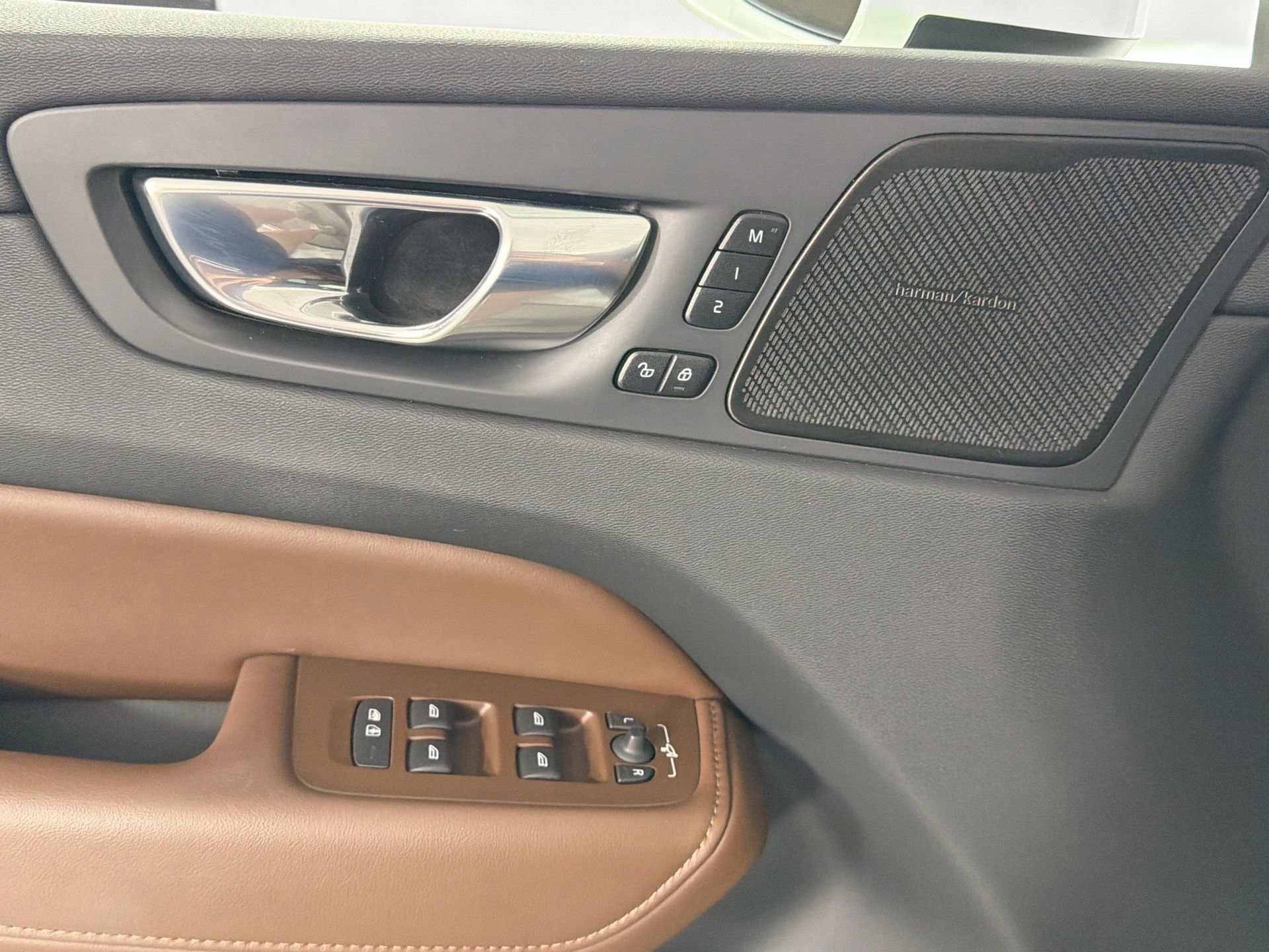 Certified 2023 Volvo XC60 B5 Plus w/ Protection Package Premier FWD image 18