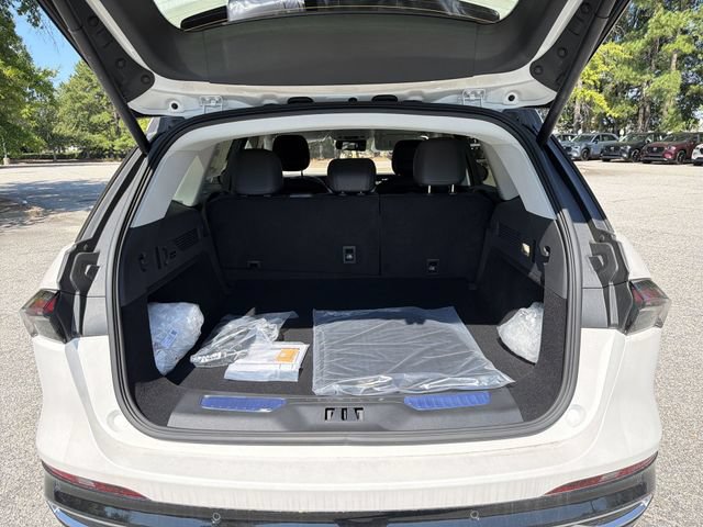 New 2026 Lincoln Nautilus Premier AWD/4WD image 24