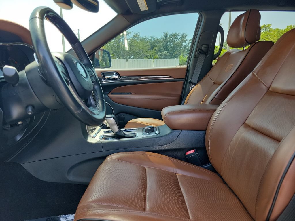 Used 2020 Jeep Grand Cherokee Overland AWD/4WD image 26