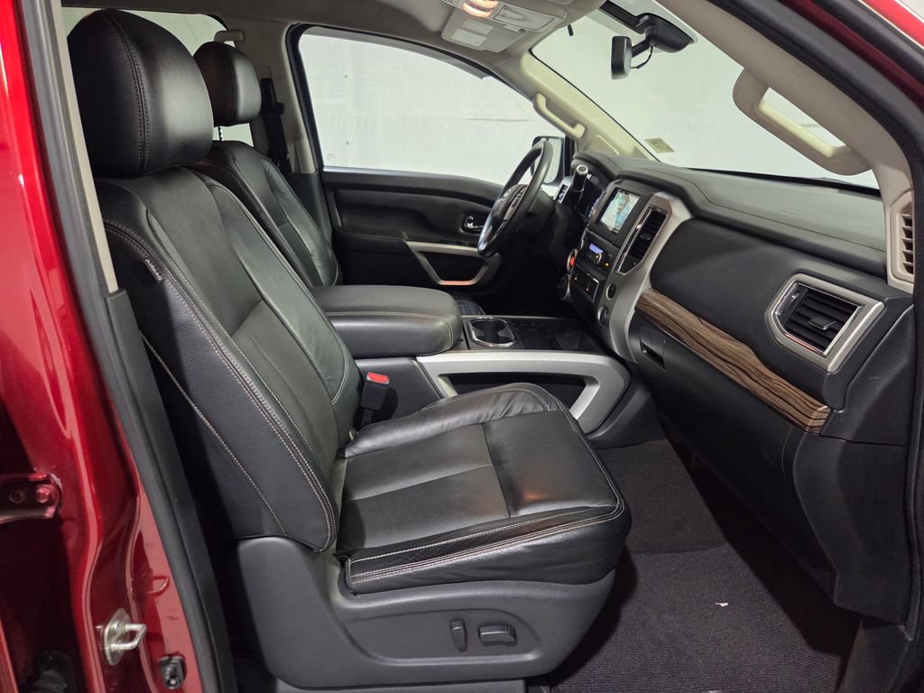 Used 2017 Nissan Titan SL AWD/4WD image 14