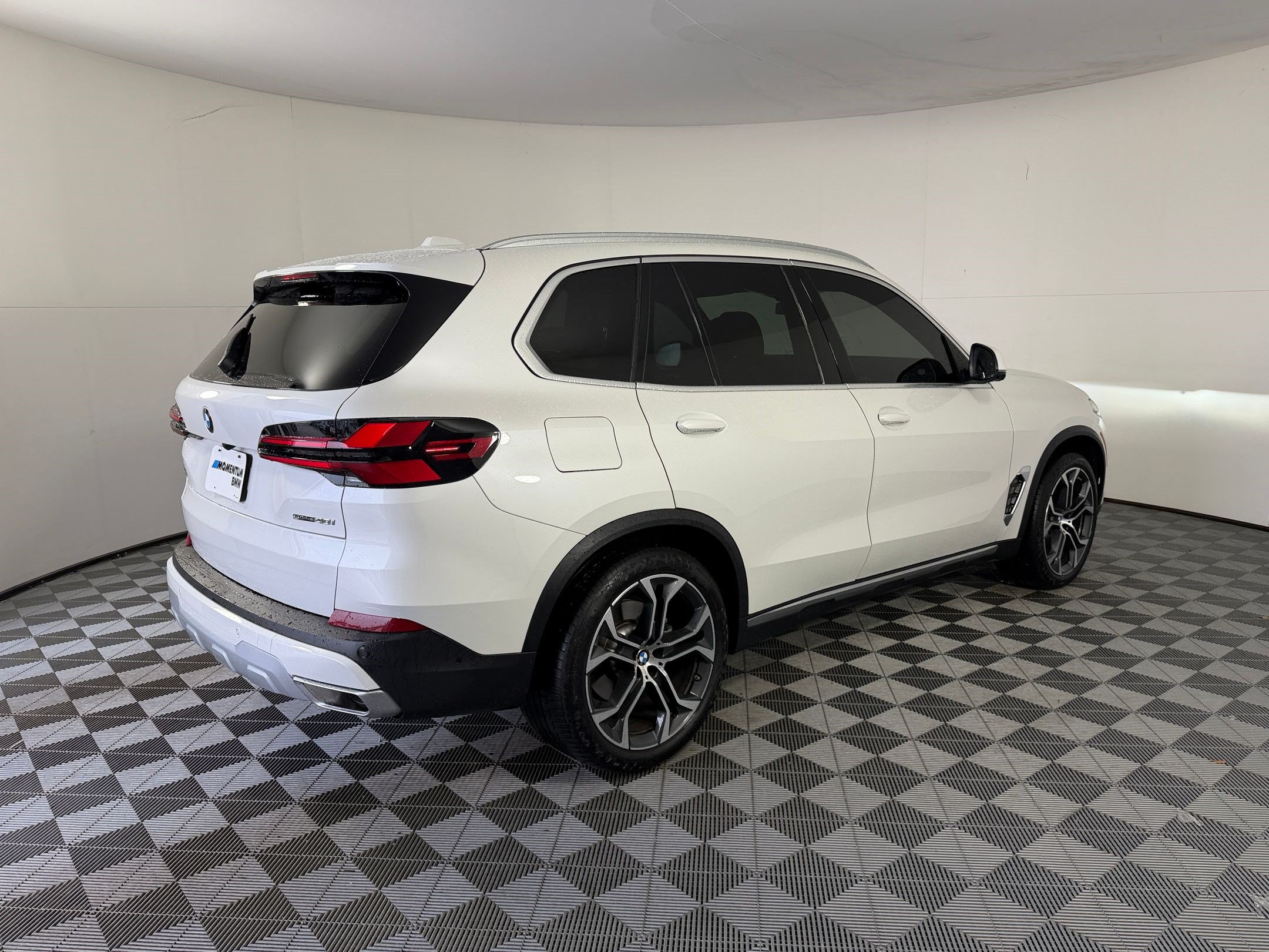 Certified 2026 BMW X5 sDrive40i w/ Climate Comfort Package RWD image 9