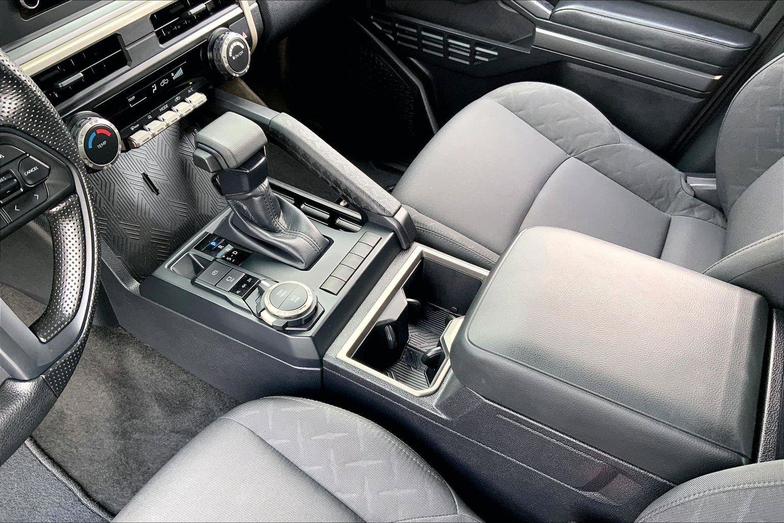 Used 2024 Toyota Tacoma SR5 AWD/4WD image 16