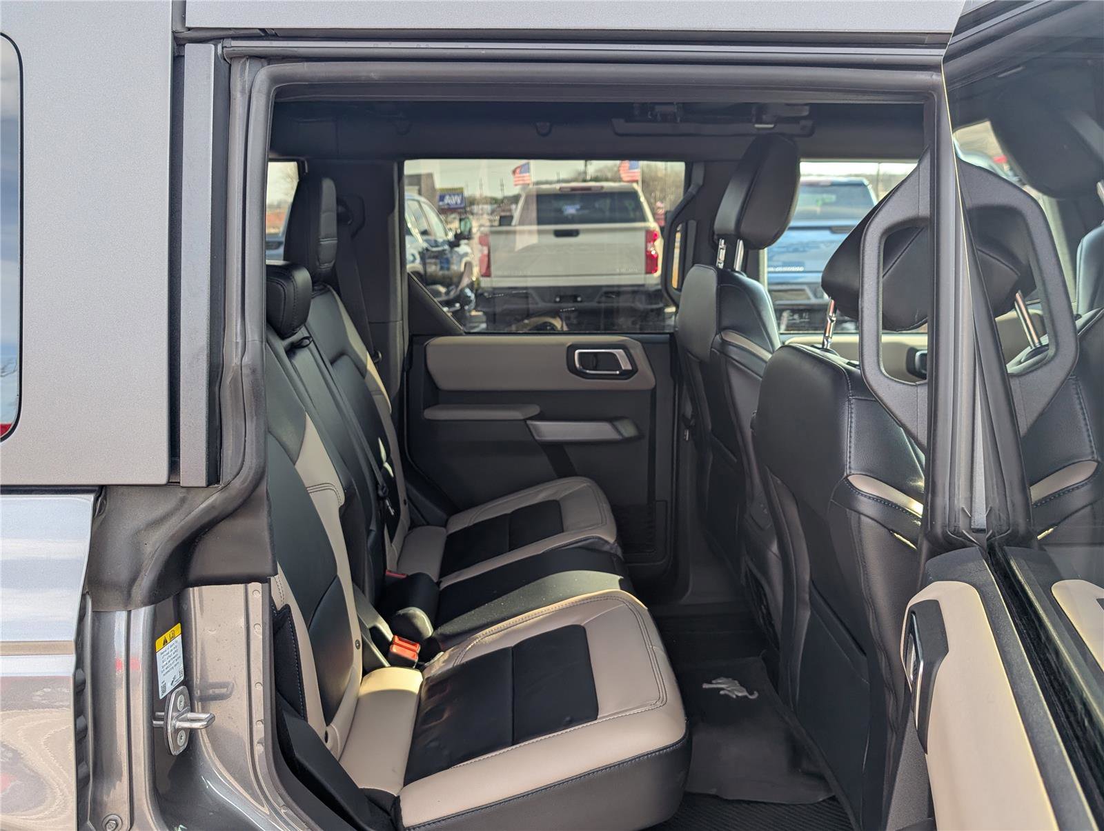 Used 2023 Ford Bronco Wildtrak image 11