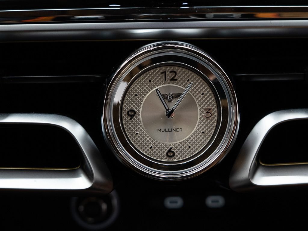 Used 2025 Bentley Flying Spur Plug-In Hybrid AWD/4WD image 39