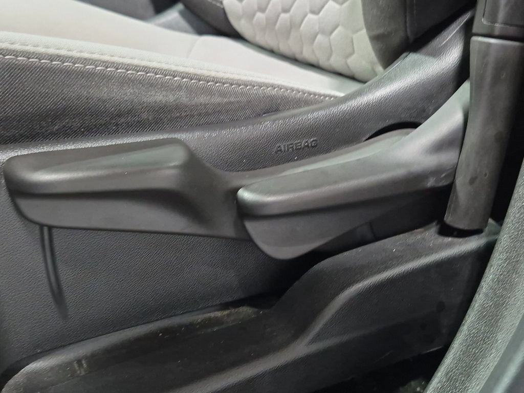 Used 2020 Chevrolet Equinox LS FWD image 22