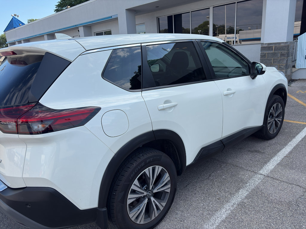 Used 2023 Nissan Rogue SV FWD image 5