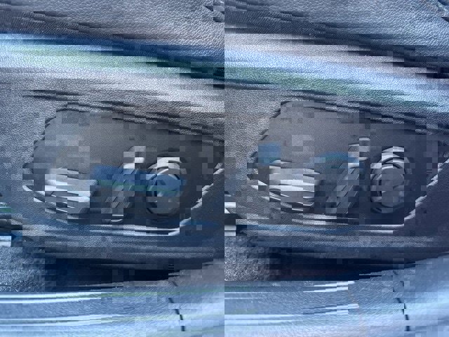 Certified 2023 Hyundai Elantra Limited w/ Preferred Accessory Package image 18