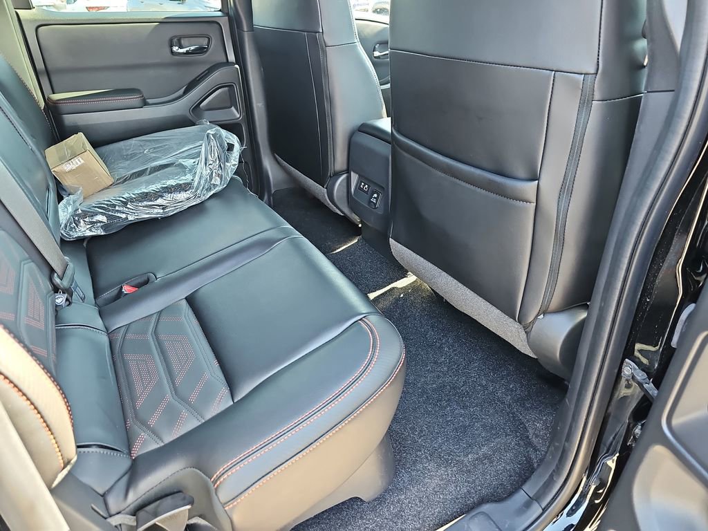 Used 2025 Nissan Frontier PRO-4X w/ Pro Premium Package image 14