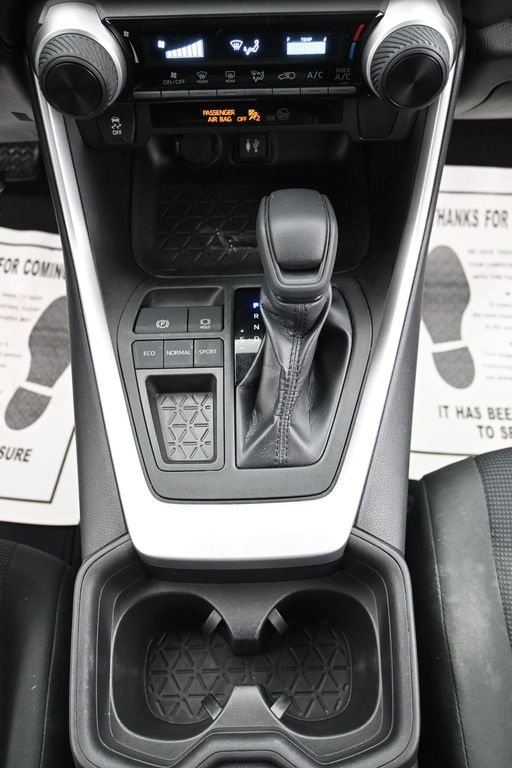Used 2019 Toyota RAV4 LE w/ Carpet Mat Package image 23