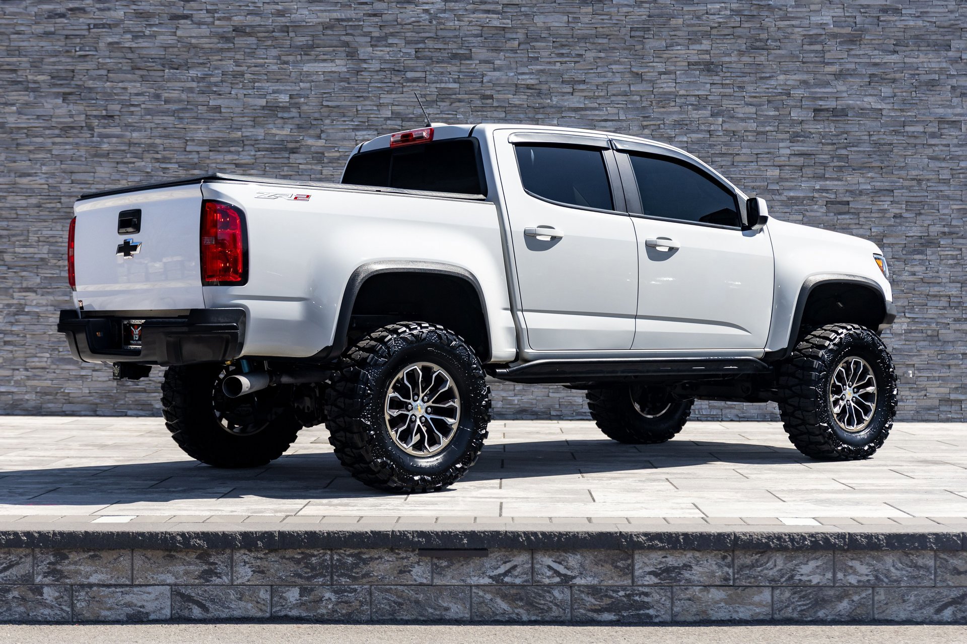 Used 2018 Chevrolet Colorado ZR2 image 16