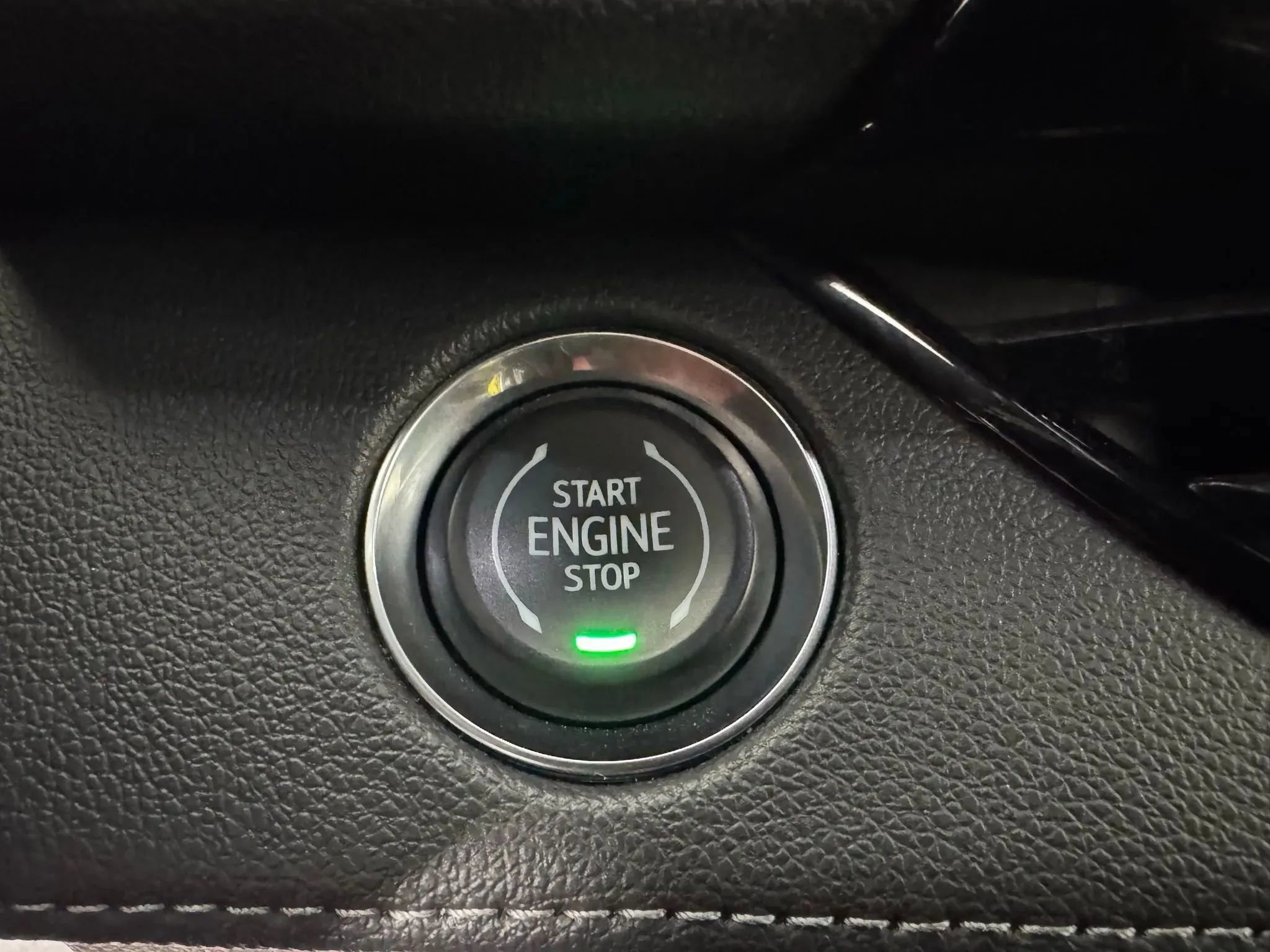 Used 2025 Buick Enclave Sport Touring w/ Super Cruise Package FWD image 12