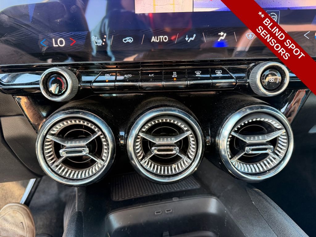 Used 2024 Chevrolet Blazer EV LT AWD/4WD image 28