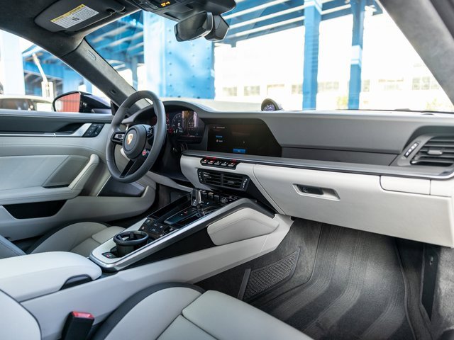 Used 2025 Porsche 911 Carrera GTS image 30