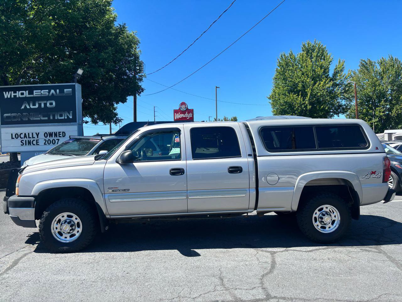 Used 2005 Chevrolet Silverado 2500 LT w/ Heavy-Duty Power Package AWD/4WD image 2