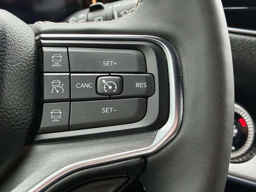 Used 2024 Jeep Wagoneer Series II w/ Convenience Group I AWD/4WD image 28
