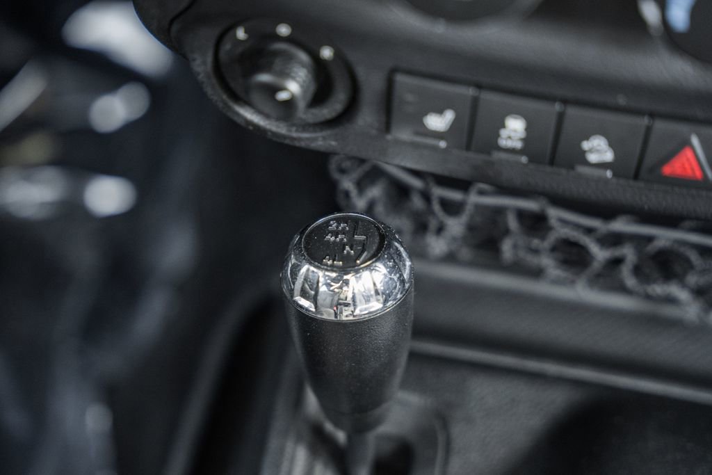 Used 2017 Jeep Wrangler Unlimited Rubicon w/ Cold Weather Group image 23