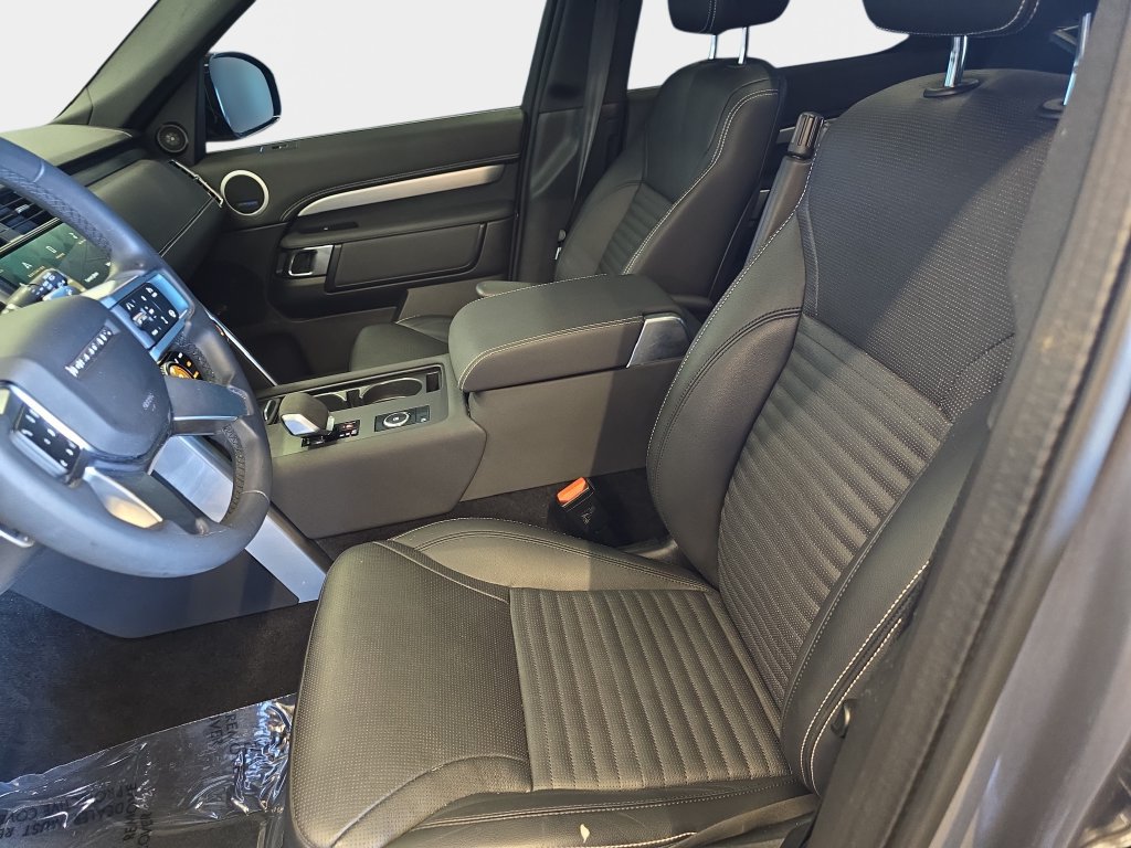 Certified 2024 Land Rover Discovery Dynamic SE AWD/4WD image 19