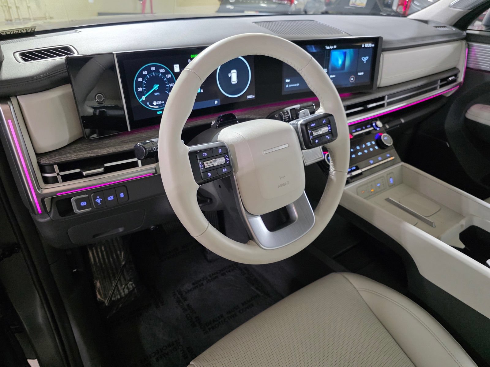 Certified 2025 Hyundai Santa Fe Limited FWD image 25