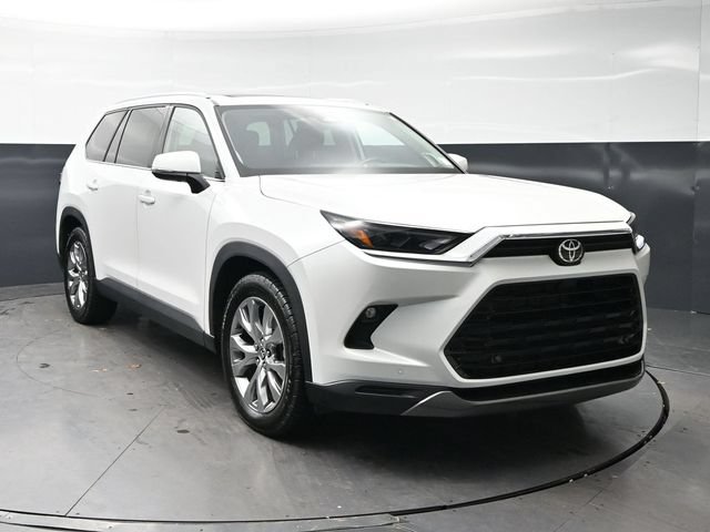 Used 2024 Toyota Grand Highlander FWD image 3