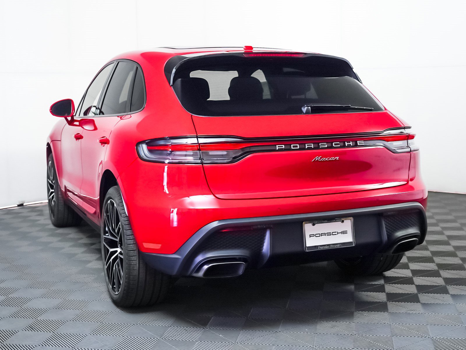 New 2026 Porsche Macan image 3