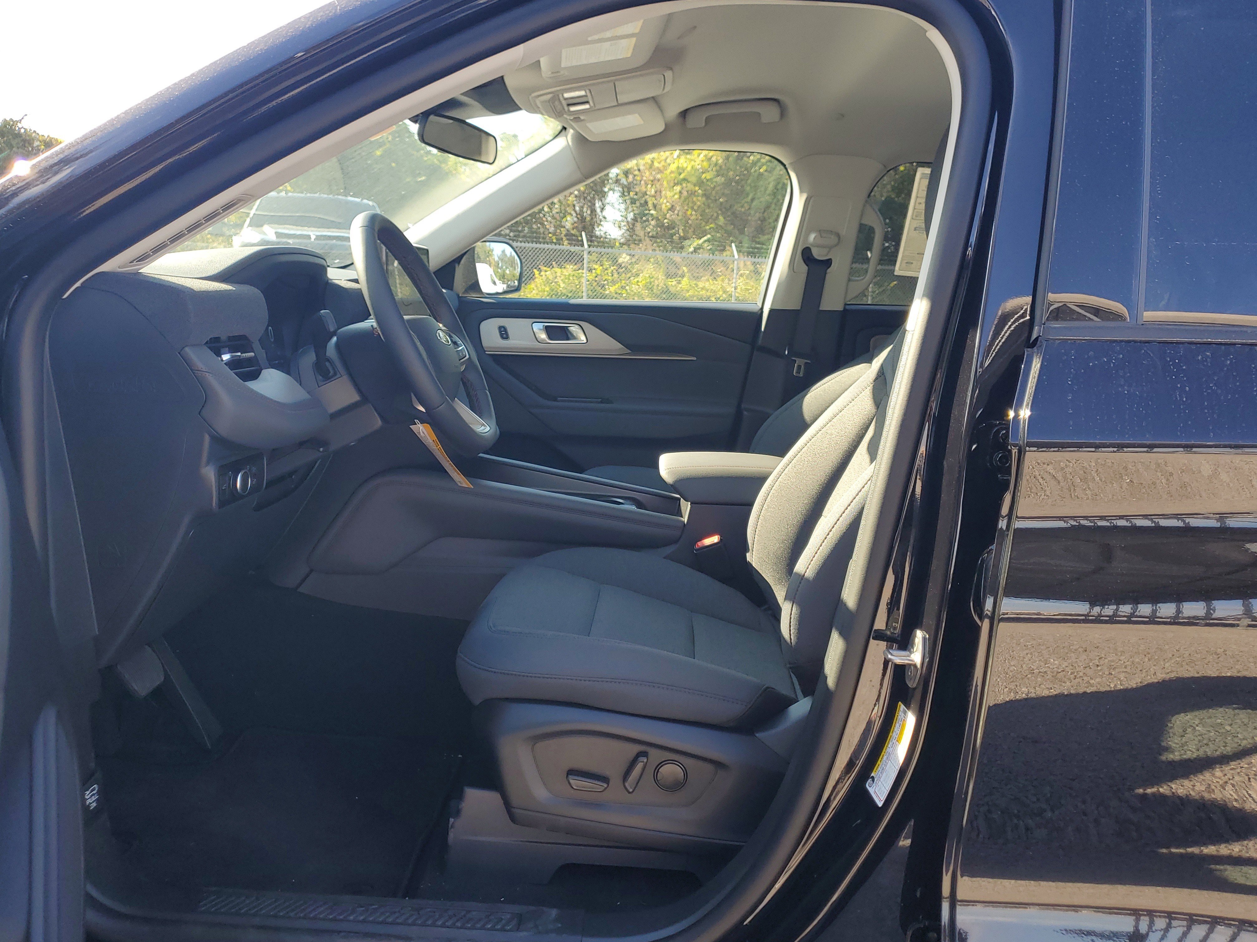 New 2026 Ford Explorer Active image 17