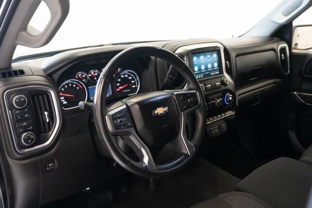 Used 2022 Chevrolet Silverado 1500 LT AWD/4WD image 3