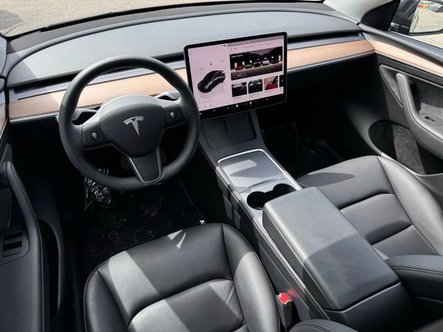 Used 2025 Tesla Model Y Long Range AWD/4WD image 6