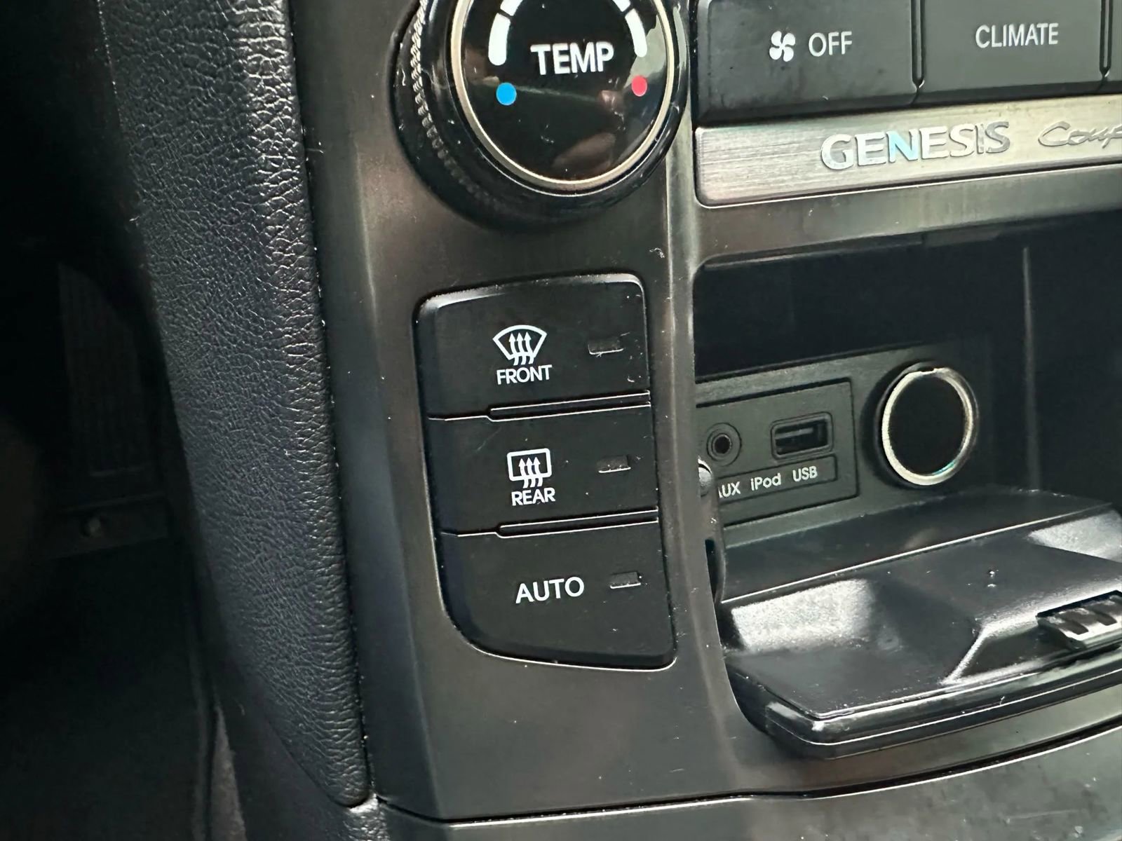 Used 2013 Hyundai Genesis 2.0T image 25