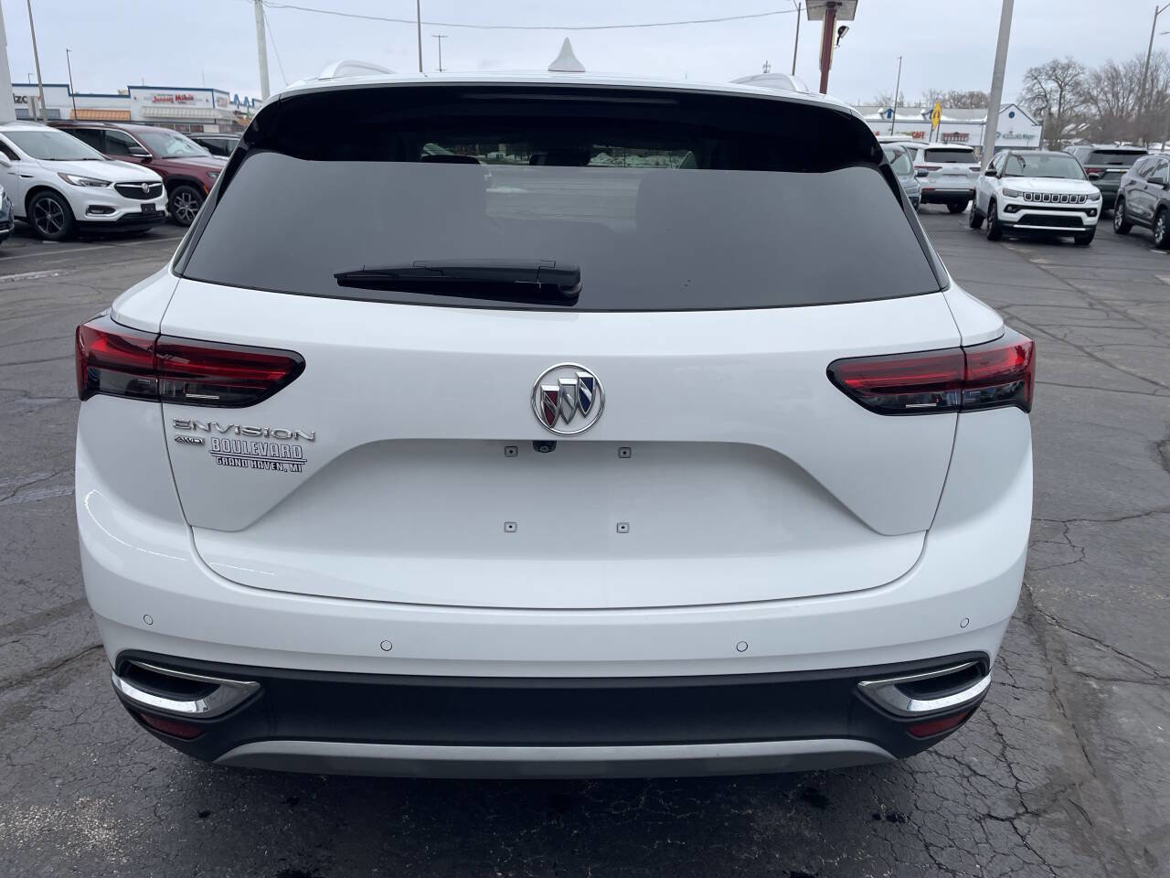 Used 2023 Buick Envision Essence image 7