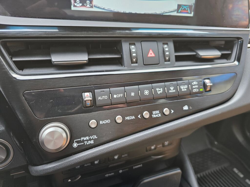 Used 2022 Lexus ES 250 w/ Premium Package image 26