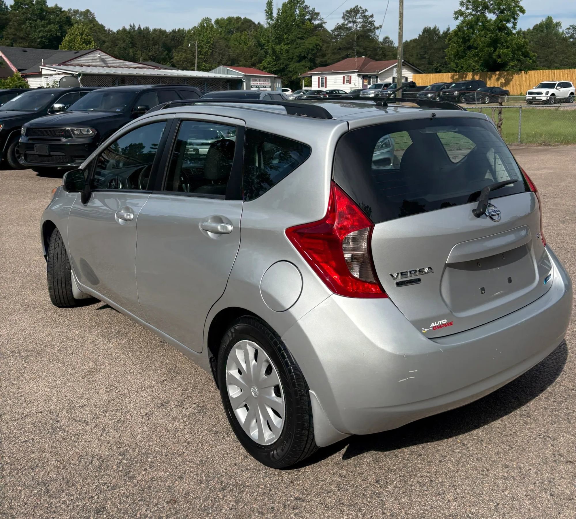 Used 2014 Nissan Versa Note SV FWD image 4