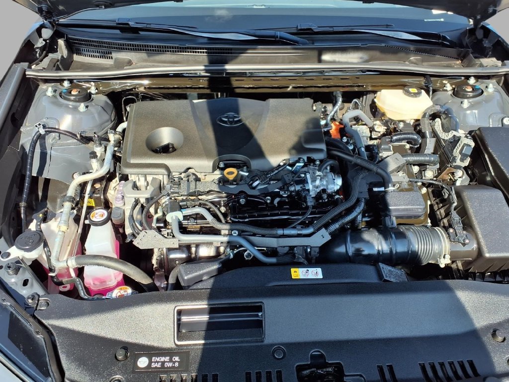 Used 2025 Toyota Camry SE FWD image 3