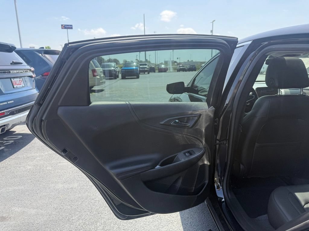 Used 2019 Chevrolet Malibu LT w/ Leather Package FWD image 26