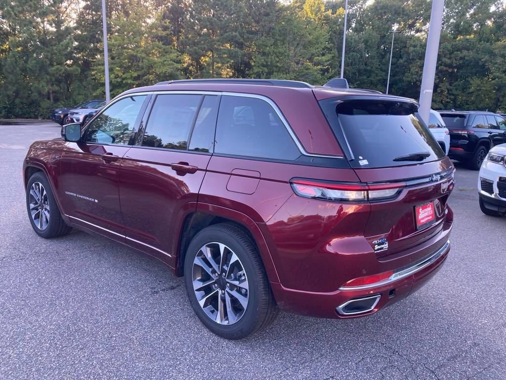 New 2024 Jeep Grand Cherokee Overland w/ Advanced Protech Group III AWD/4WD image 3