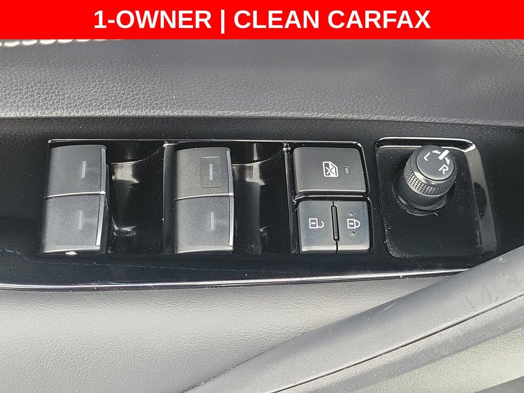 Used 2025 Toyota Corolla SE w/ SE Package FWD image 22