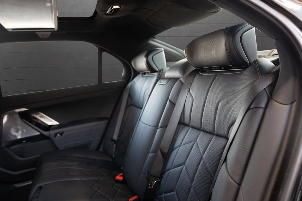 Used 2024 BMW i7 M70 AWD/4WD image 58