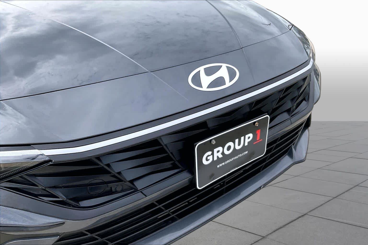 Used 2026 Hyundai Elantra Sport FWD image 29