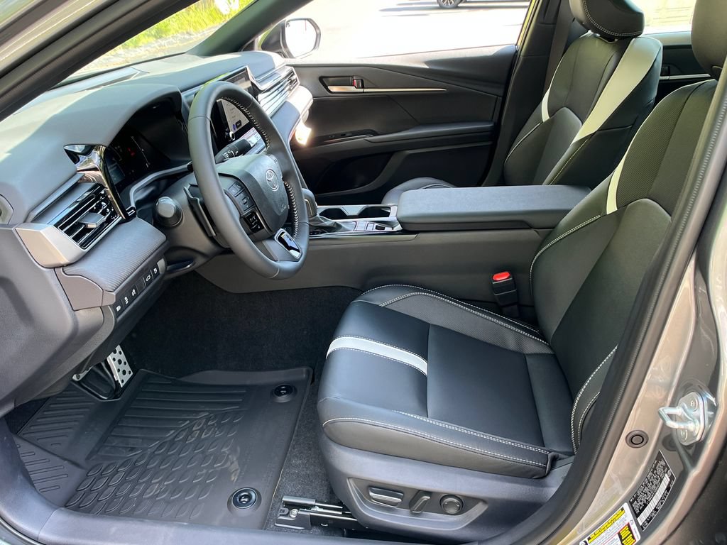 New 2026 Toyota Camry SE w/ Convenience Package AWD/4WD image 9