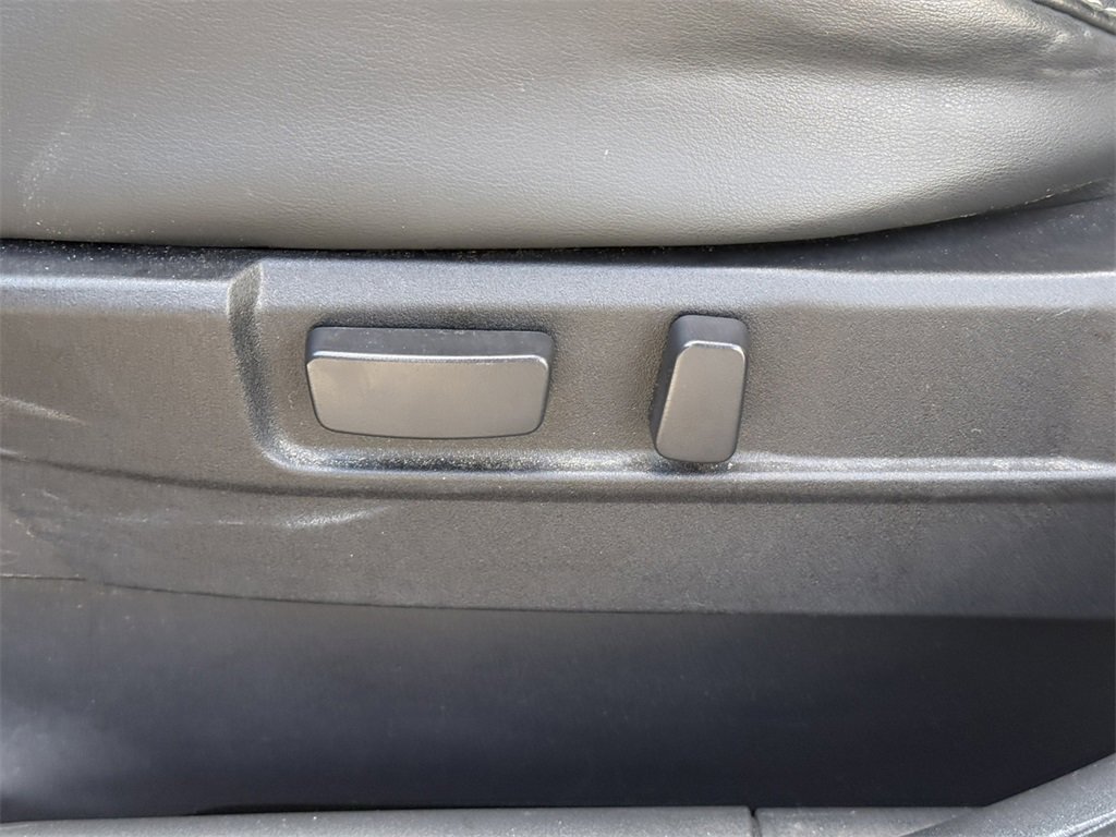 Used 2019 Mitsubishi Outlander SE image 16